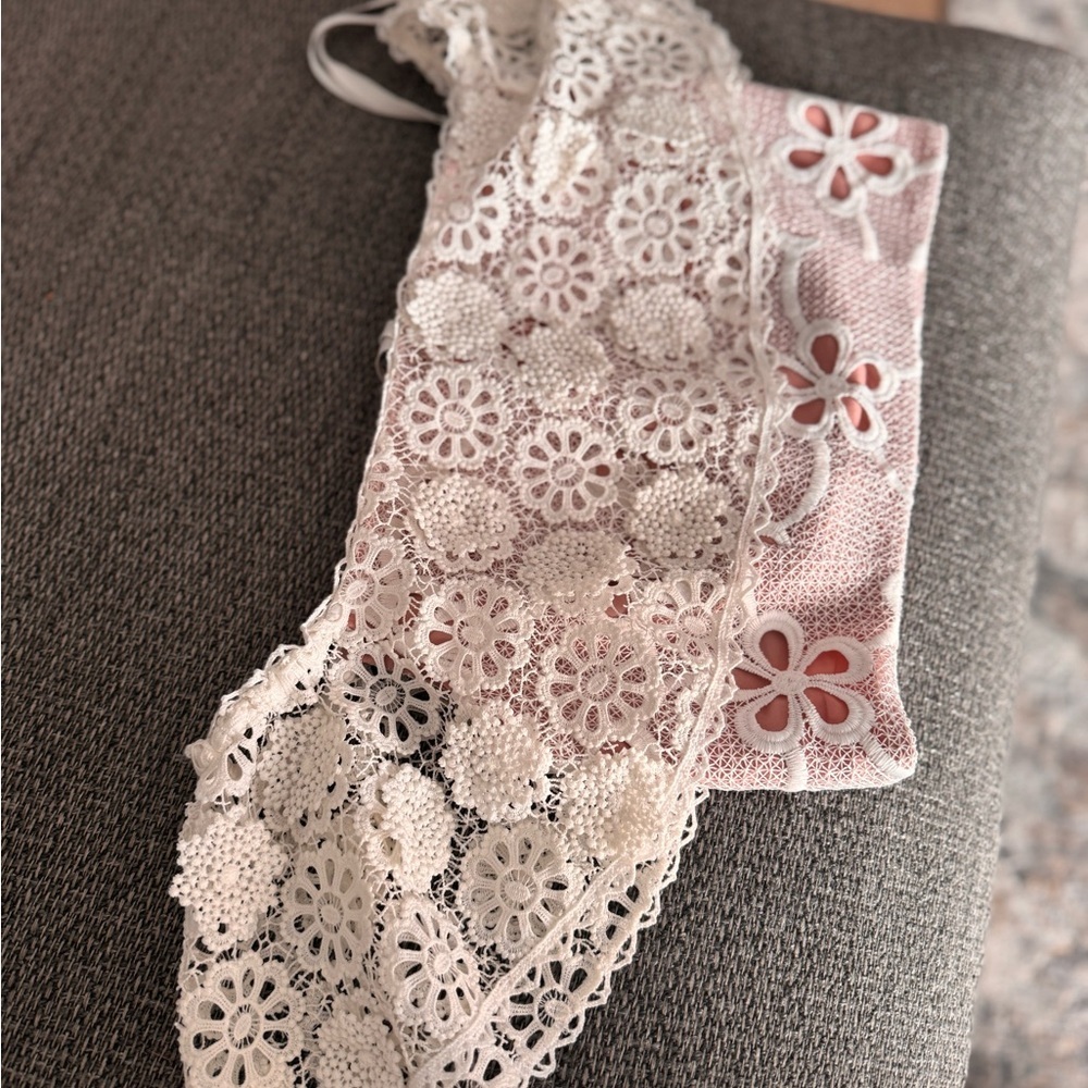 BNWT Alexis White Lace Off-Shoulder Two-Piece Set Size XS - Picture 12 of 13